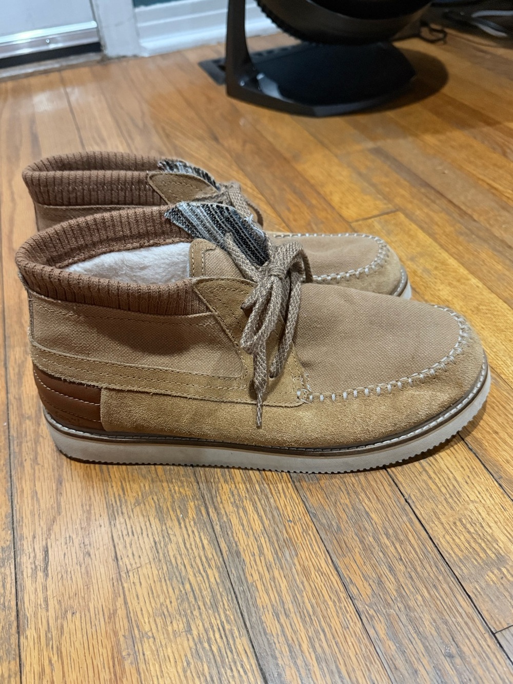 Sanuk Men's Cozy Vibe Primo Mid Boots Taupe Size 10